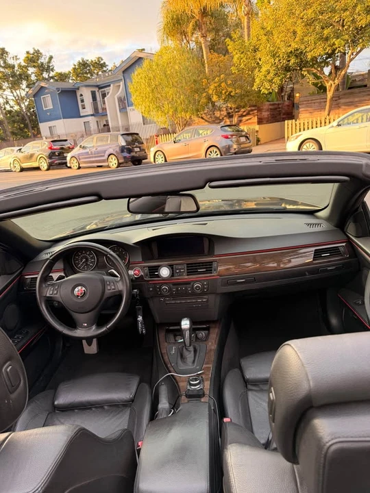 2013 BMW E93 335i Convertible - Image 4 of 16
