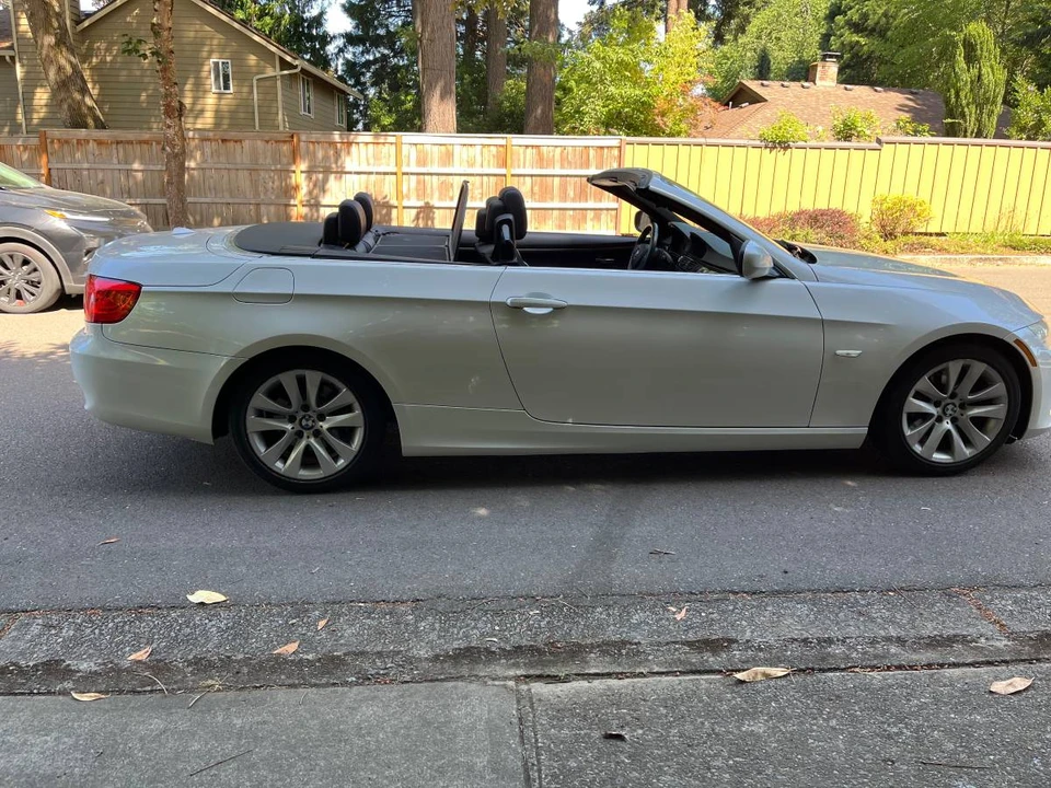 2013 BMW E93 3 Series Convertible - Image 9 of 11