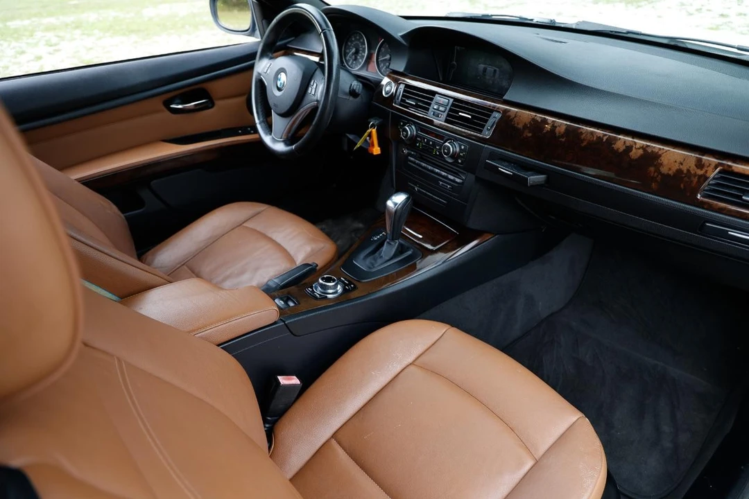2013 BMW E93 3 Series Convertible - Image 16 of 21