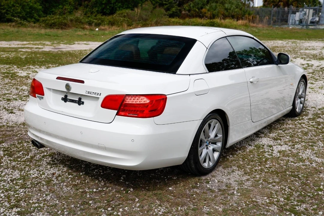 2013 BMW E93 3 Series Convertible - Image 11 of 21