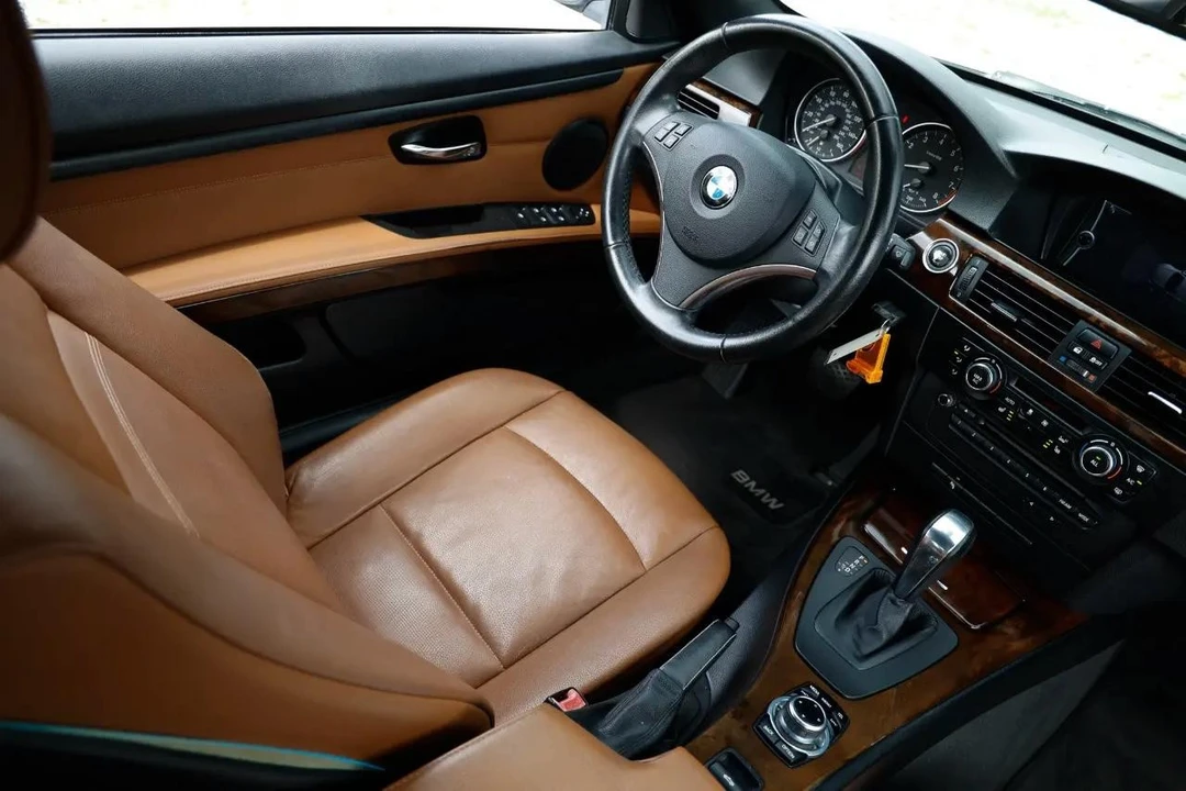 2013 BMW E93 3 Series Convertible - Image 20 of 21