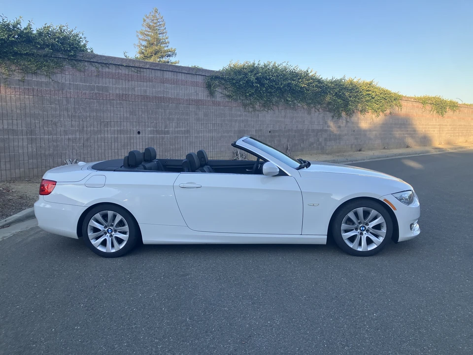 2013 BMW E93 3 Series Convertible - Image 2 of 6