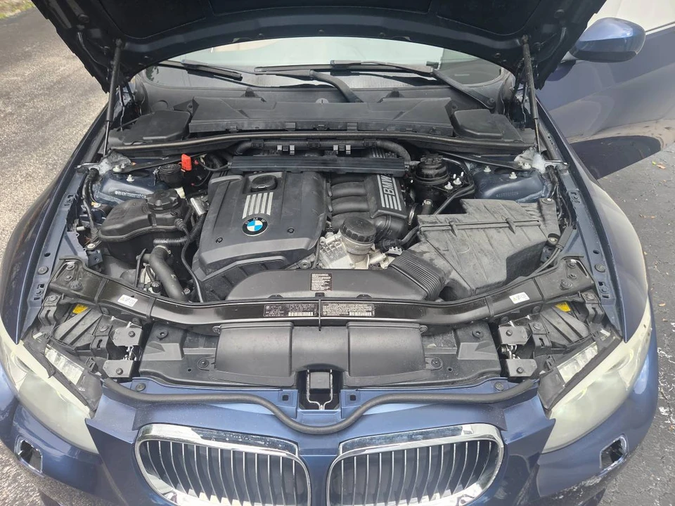2013 BMW E93 3 Series Convertible - Image 16 of 17