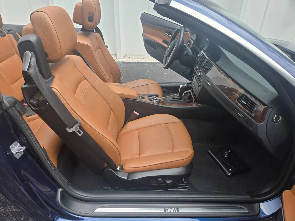 2013 BMW E93 3 Series Convertible - Image 11 of 17