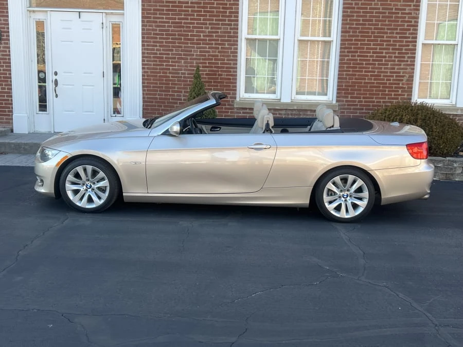 2013 BMW E93 3 Series Convertible - Image 2 of 10