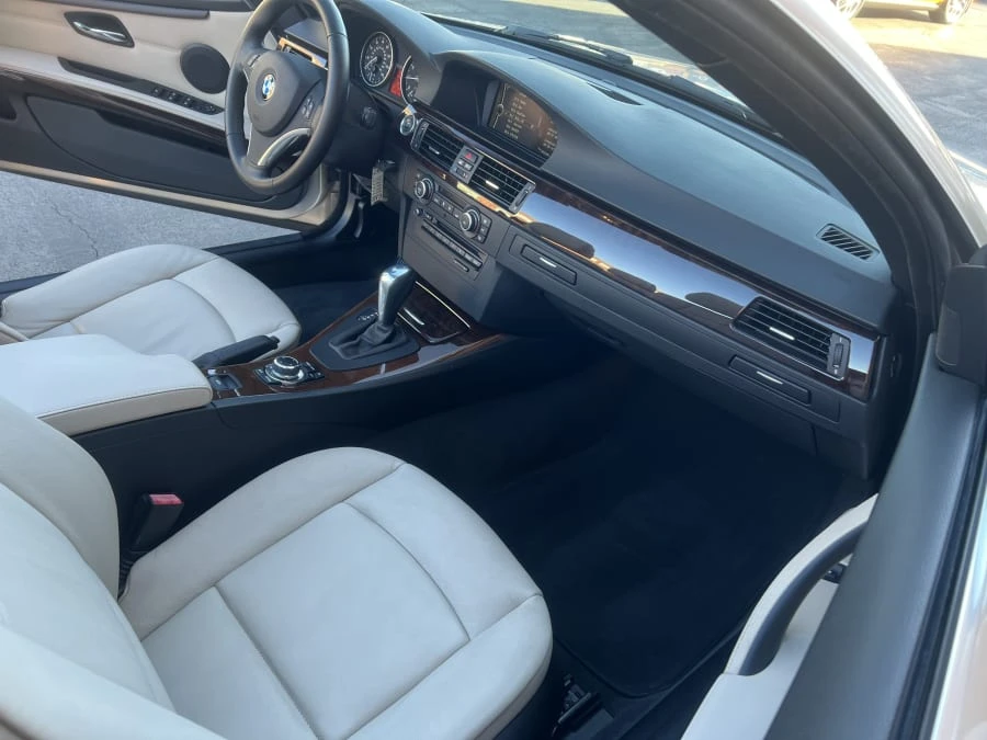 2013 BMW E93 3 Series Convertible - Image 5 of 10