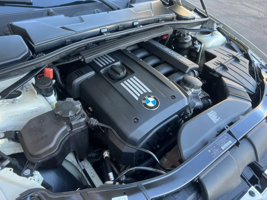 2013 BMW E93 3 Series Convertible - Image 6 of 10