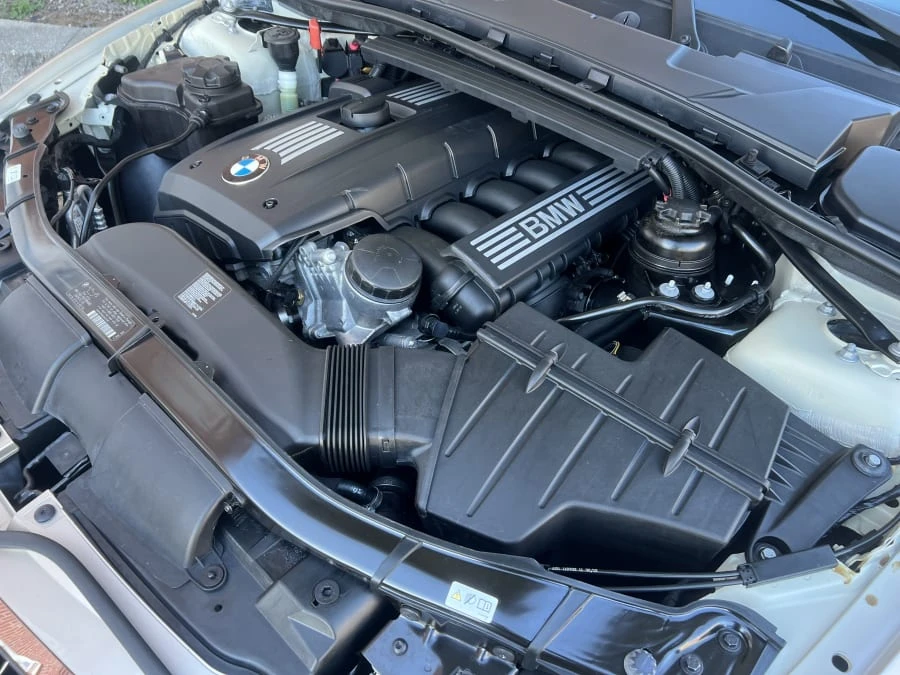 2013 BMW E93 3 Series Convertible - Image 7 of 10