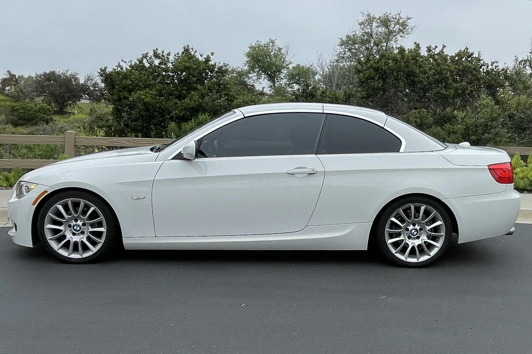 2013 BMW E93 3 Series Convertible - Image 3 of 12