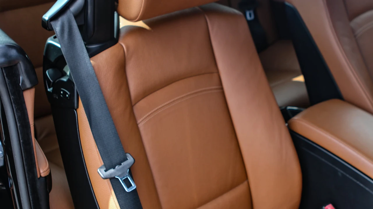 2013 BMW E93 3 Series Convertible - Image 12 of 31