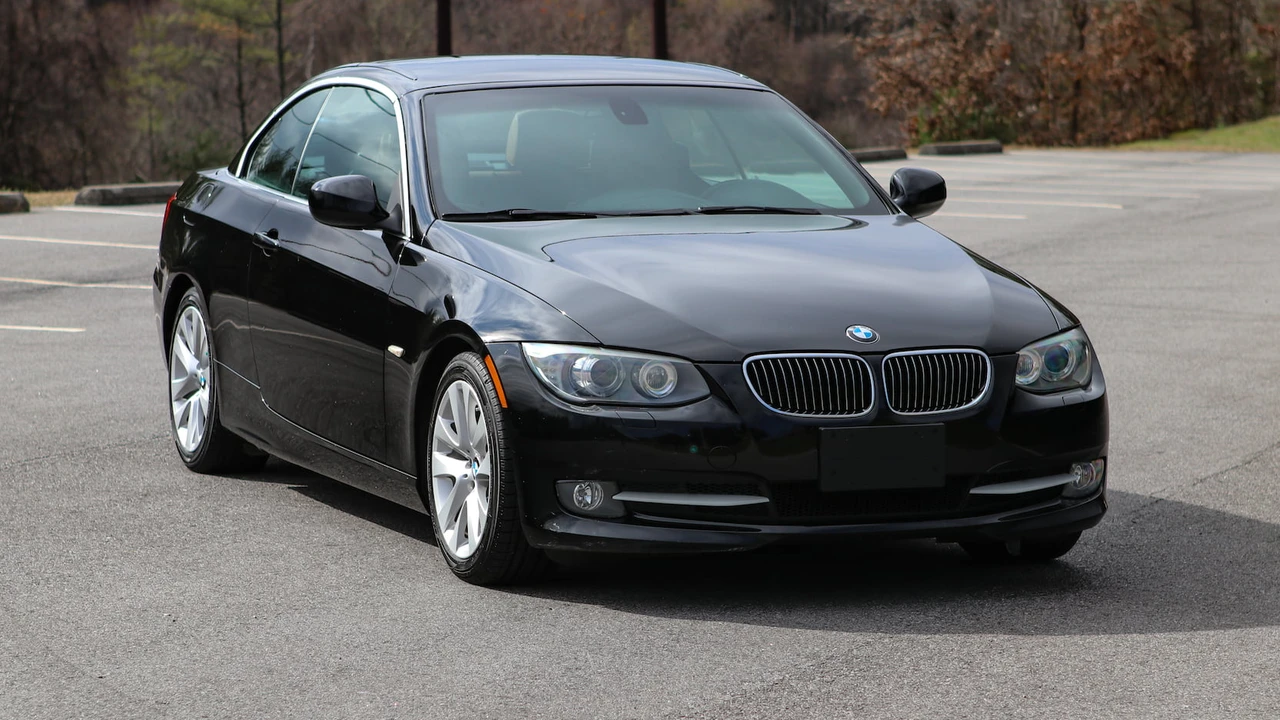 2013 BMW E93 3 Series Convertible - Image 3 of 31