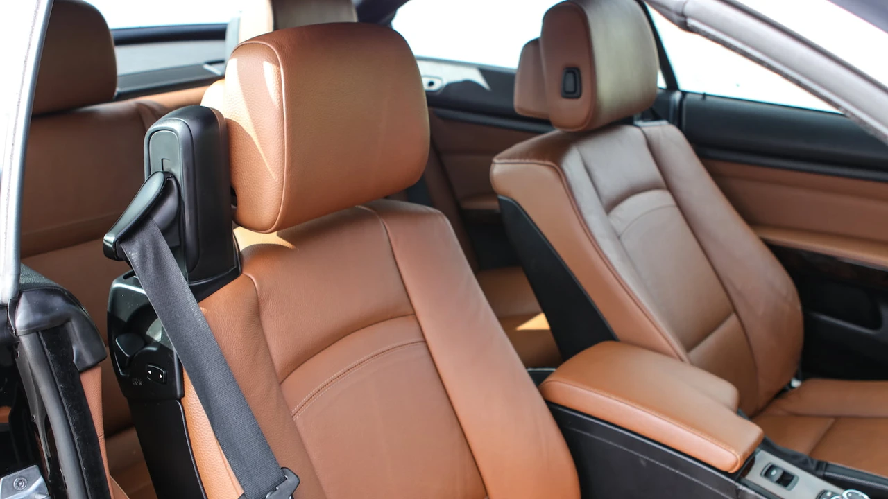 2013 BMW E93 3 Series Convertible - Image 13 of 31