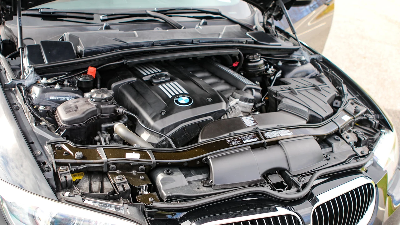 2013 BMW E93 3 Series Convertible - Image 23 of 31