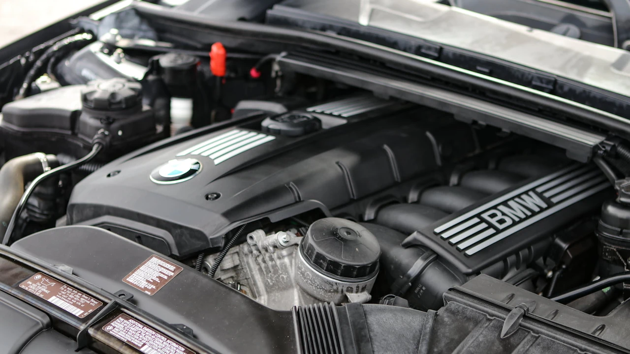 2013 BMW E93 3 Series Convertible - Image 24 of 31