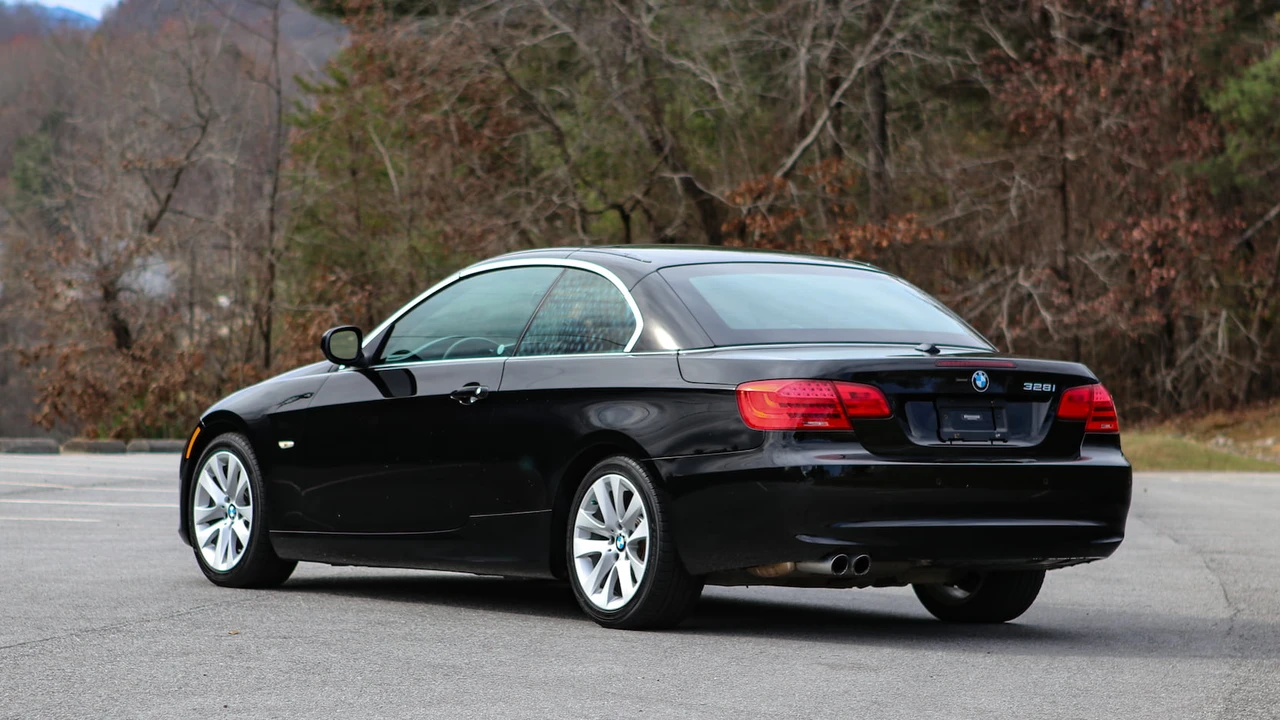 2013 BMW E93 3 Series Convertible - Image 26 of 31