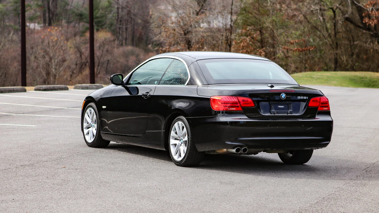 2013 BMW E93 3 Series Convertible - Image 27 of 31