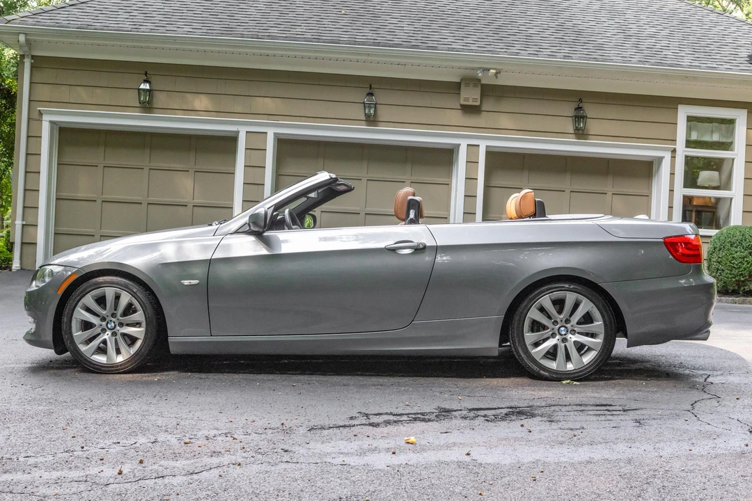 2013 BMW E93 3 Series Convertible - Image 3 of 31