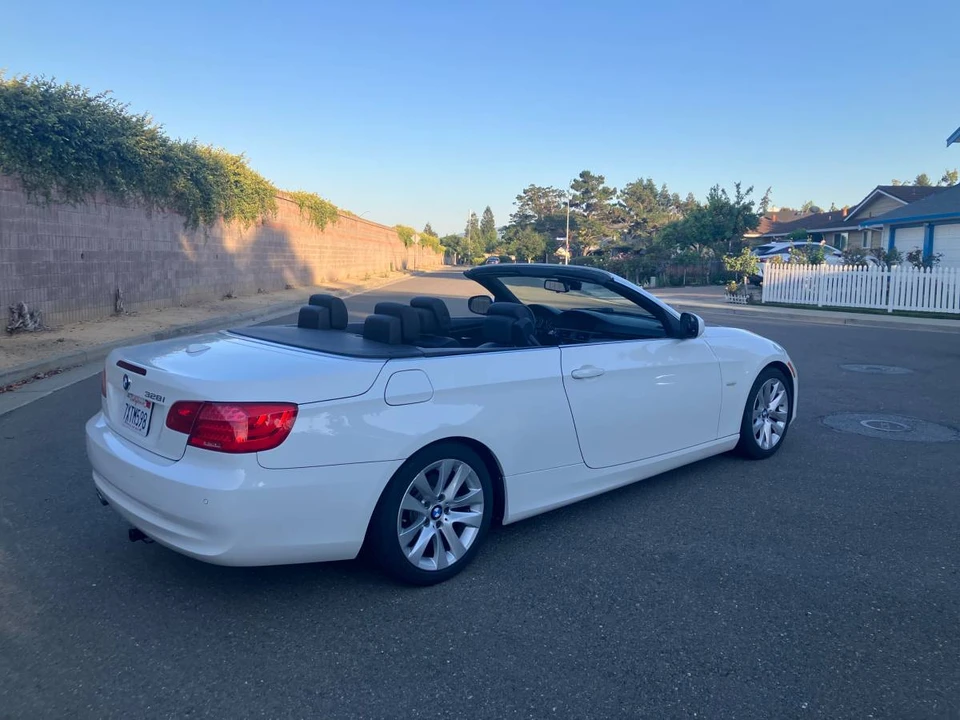 2013 BMW E93 3 Series Convertible - Image 3 of 18