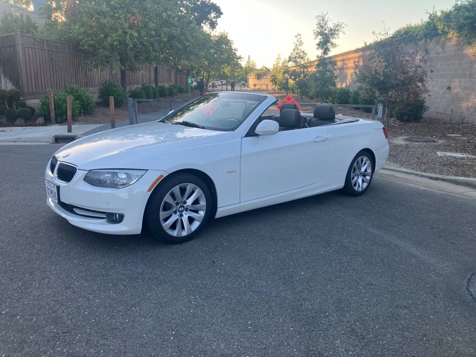 2013 BMW E93 3 Series Convertible - Image 6 of 18