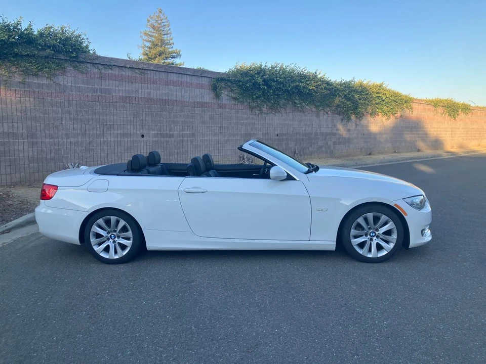 2013 BMW E93 3 Series Convertible - Image 2 of 18