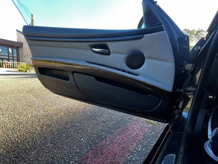 2013 BMW E93 3 Series Convertible - Image 14 of 23