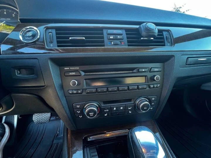 2013 BMW E93 3 Series Convertible - Image 11 of 23