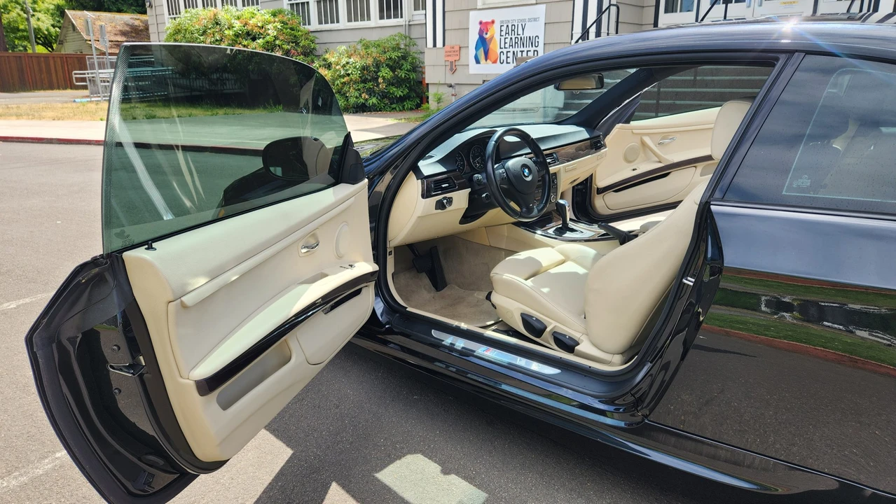 2013 BMW E92 3 Series Coupe - Image 16 of 31