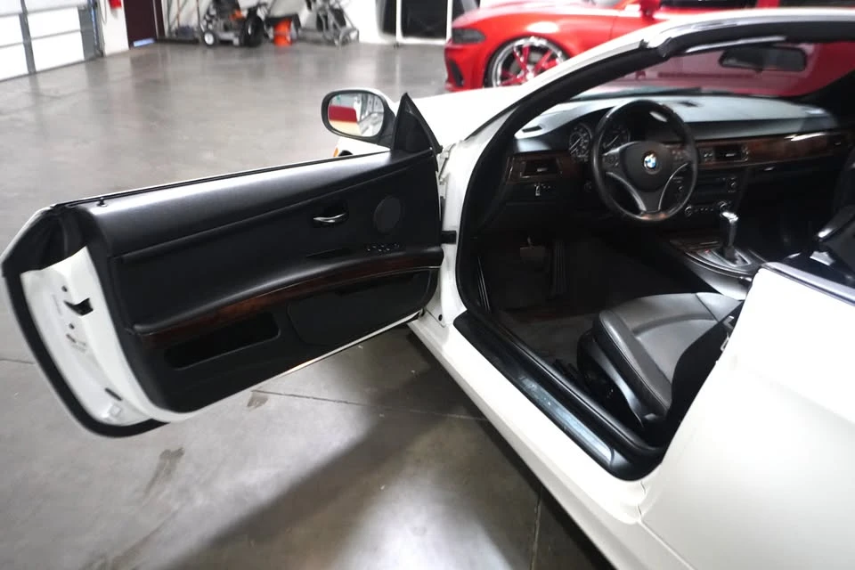 2013 BMW E93 3 Series Convertible - Image 8 of 19