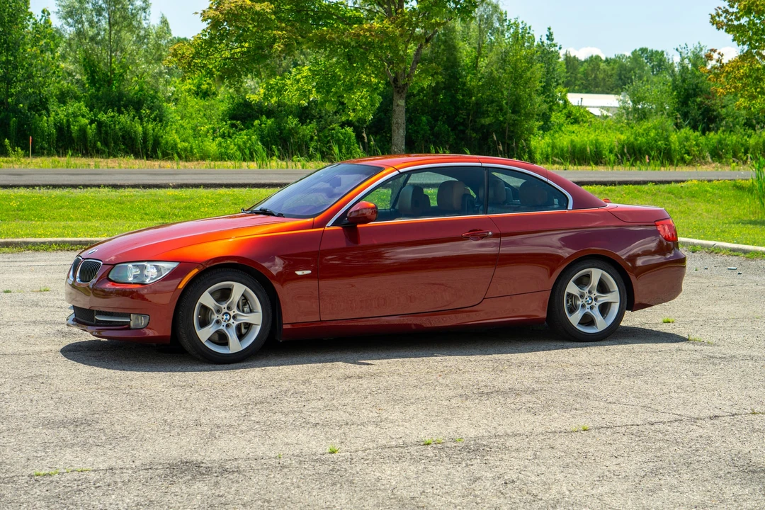 2013 BMW E93 335i Convertible - Image 10 of 31