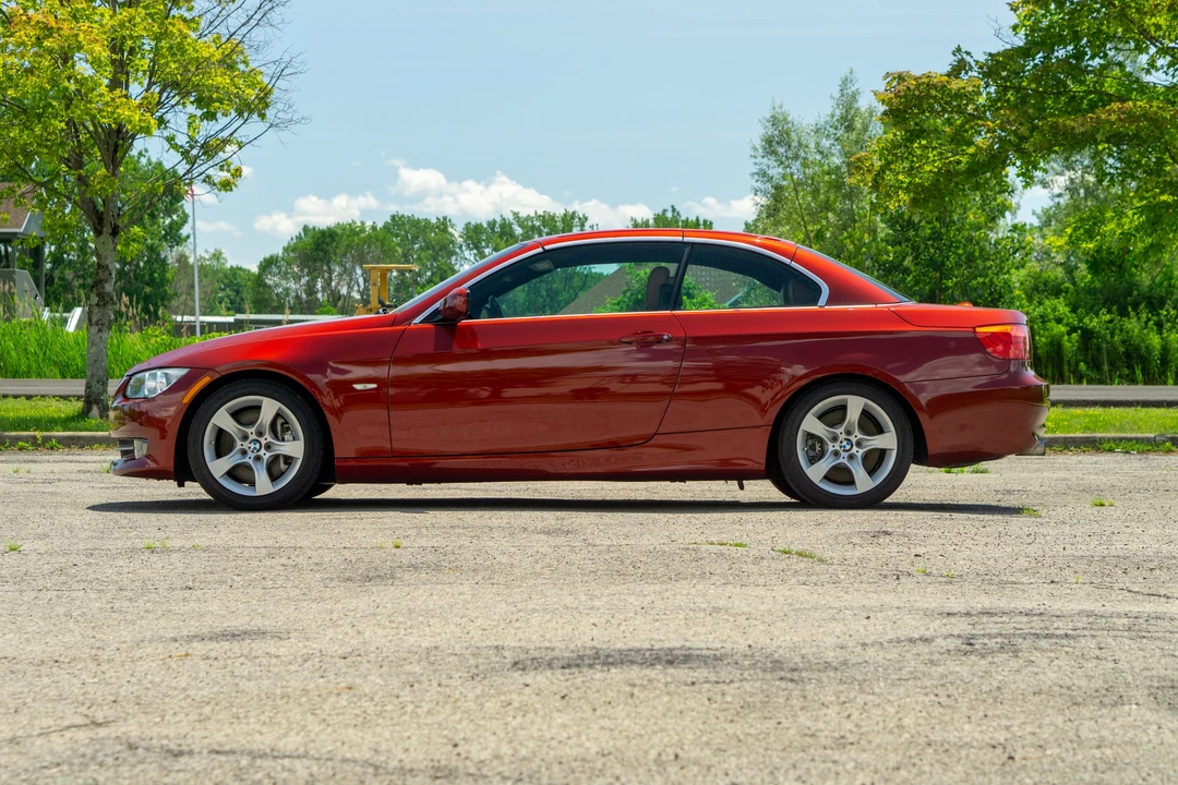 2013 BMW E93 335i Convertible - Image 13 of 31