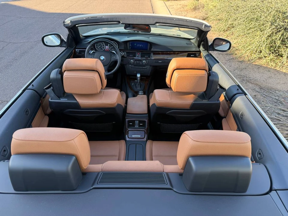 2013 BMW E93 335i Convertible - Image 11 of 24