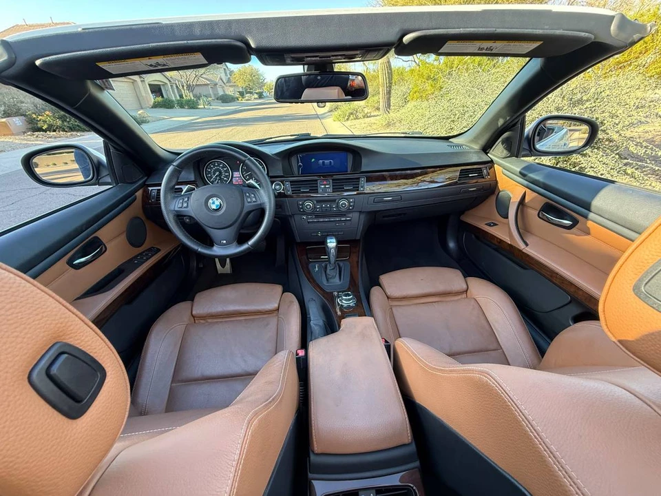 2013 BMW E93 335i Convertible - Image 12 of 24