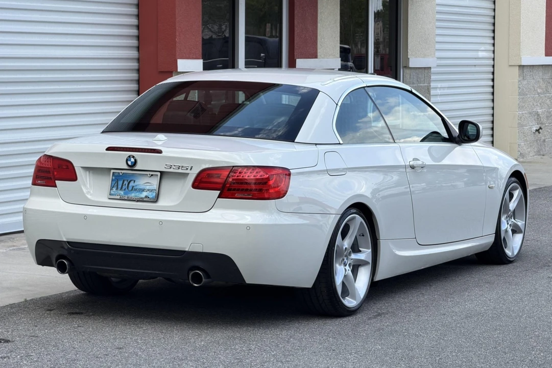 2013 BMW E93 335i Convertible - Image 2 of 7