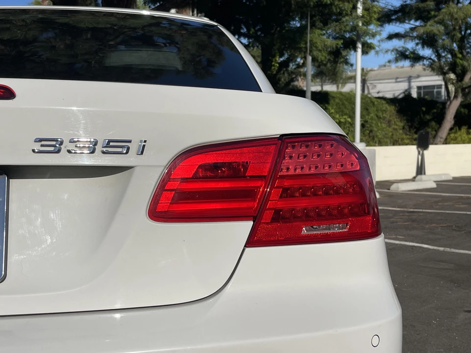 2013 BMW E93 335i Convertible - Image 26 of 31
