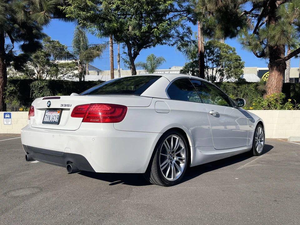 2013 BMW E93 335i Convertible - Image 15 of 31