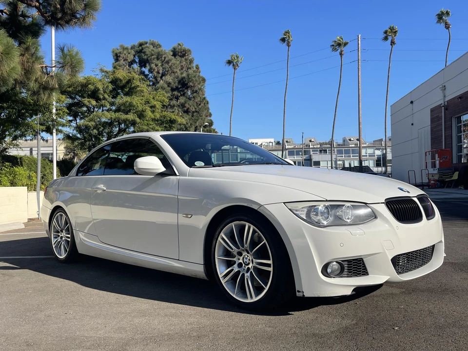 2013 BMW E93 335i Convertible - Image 17 of 31