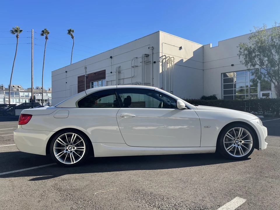 2013 BMW E93 335i Convertible - Image 16 of 31