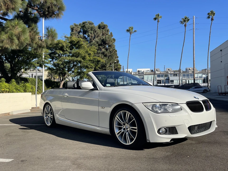 2013 BMW E93 335i Convertible - Image 8 of 31
