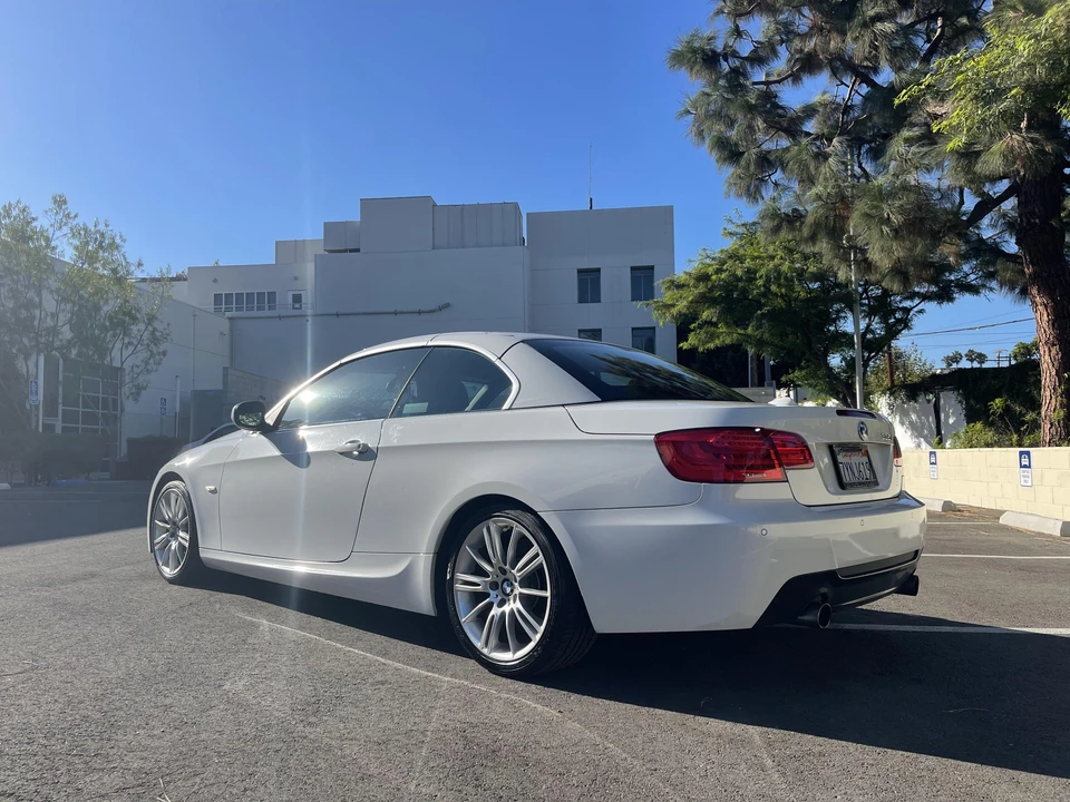 2013 BMW E93 335i Convertible - Image 13 of 31