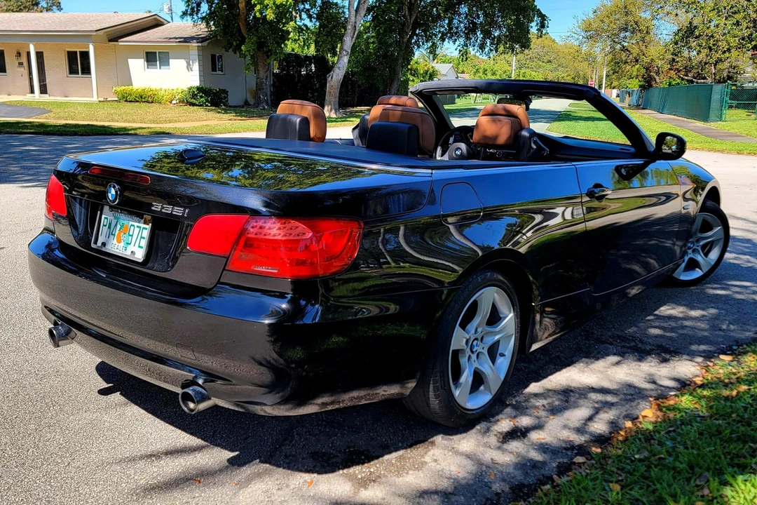 2013 BMW E93 335i Convertible - Image 4 of 31