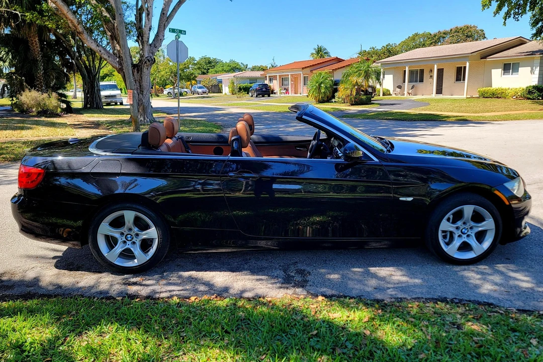 2013 BMW E93 335i Convertible - Image 3 of 31