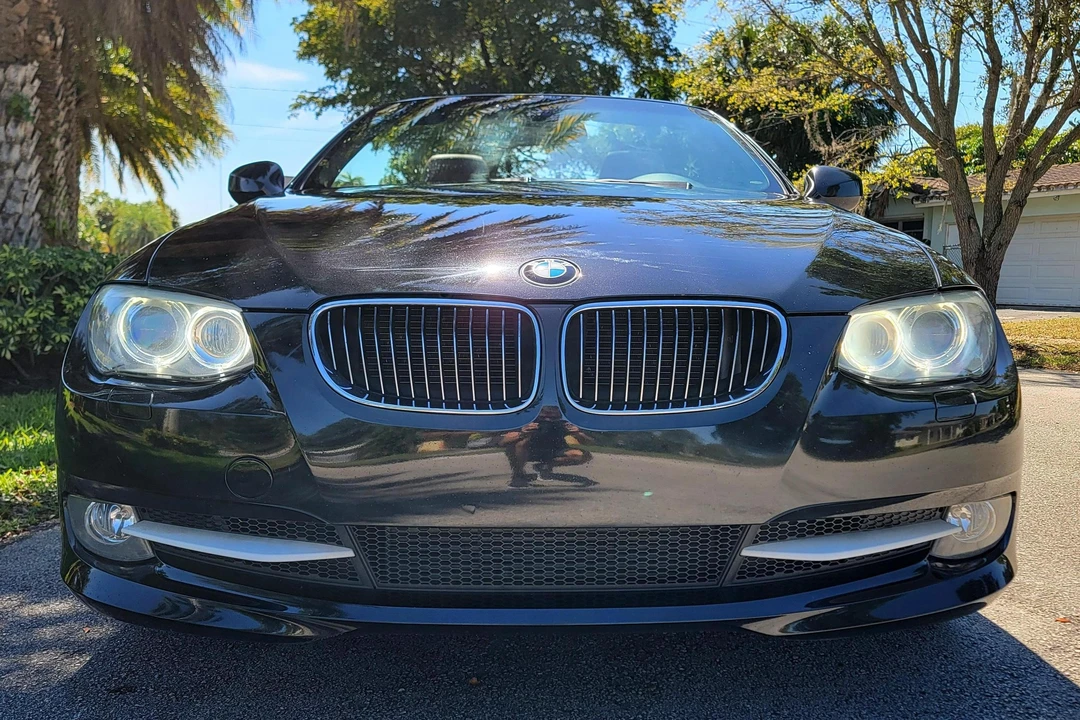 2013 BMW E93 335i Convertible - Image 2 of 31