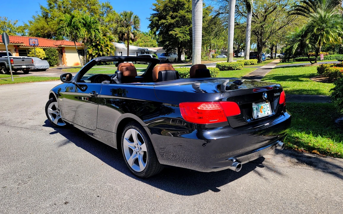 2013 BMW E93 335i Convertible - Image 11 of 31