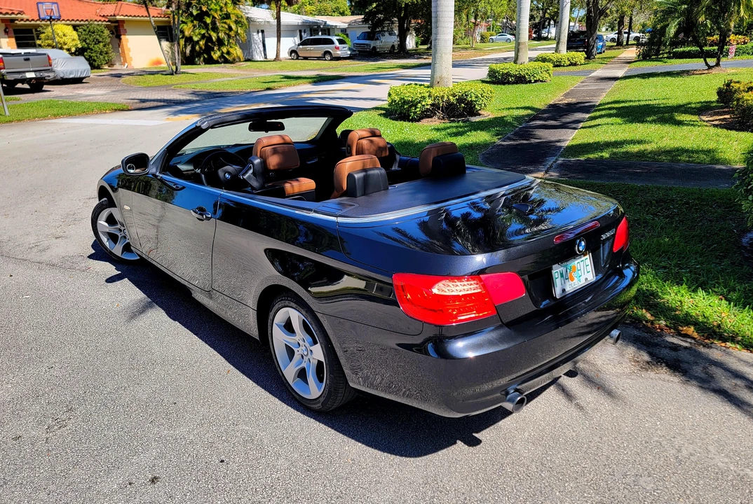 2013 BMW E93 335i Convertible - Image 13 of 31