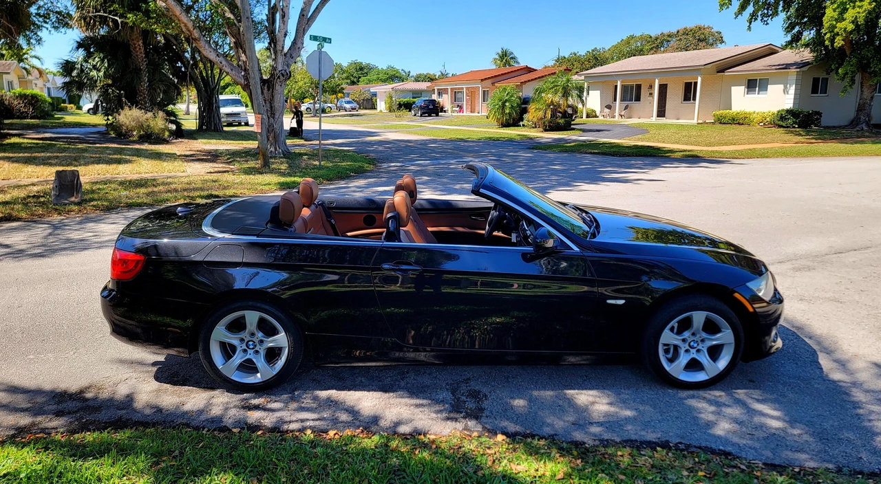 2013 BMW E93 335i Convertible - Image 17 of 31