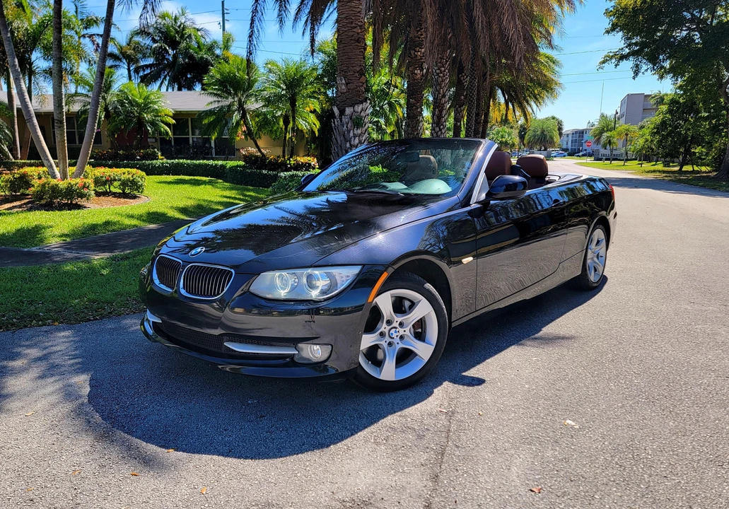 2013 BMW E93 335i Convertible - Image 9 of 31
