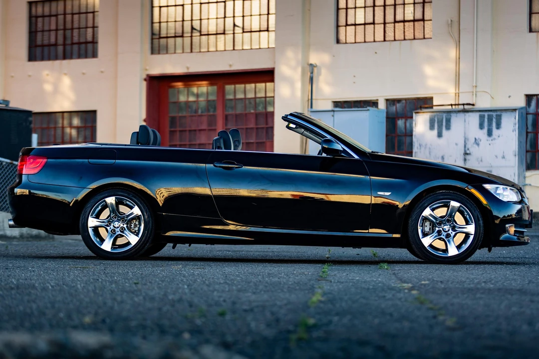 2013 BMW E93 335i Convertible - Image 3 of 31