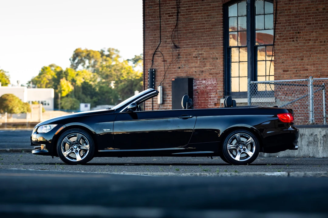 2013 BMW E93 335i Convertible - Image 13 of 31