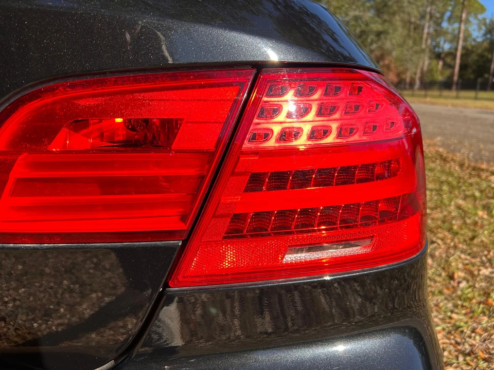 2013 BMW E93 335i Convertible - Image 29 of 31