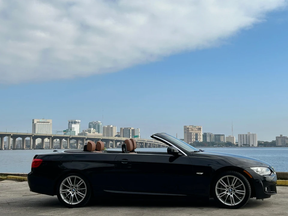 2013 BMW E93 335i Convertible - Image 11 of 31